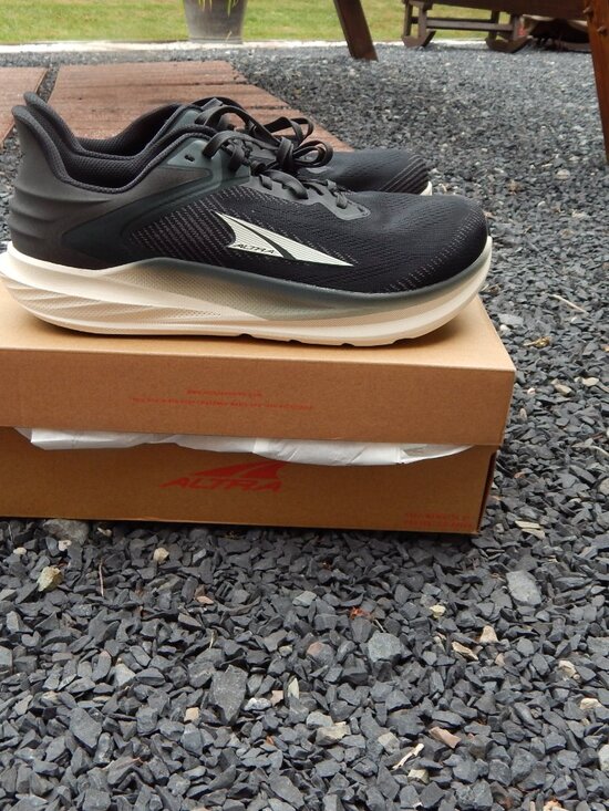 NEW Altra Men\'s Torin 8 Road-Running Shoes - Black White Size 10.5 US